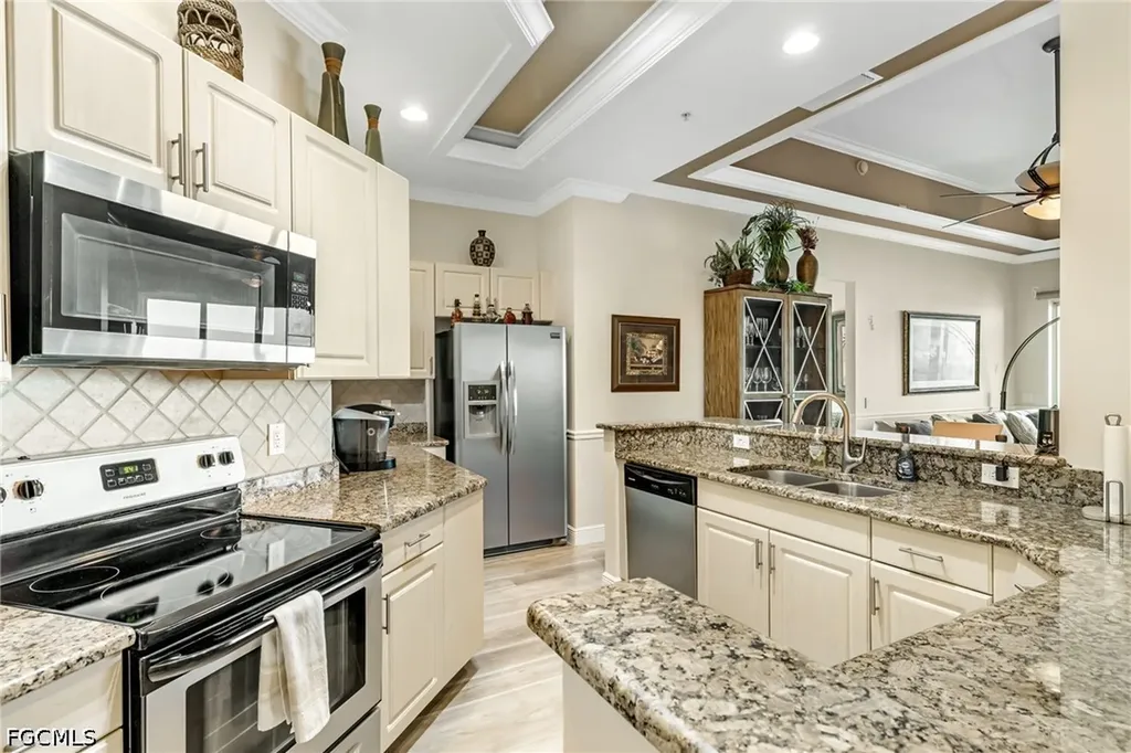 2745 1st Street Fort Myers FL 33916