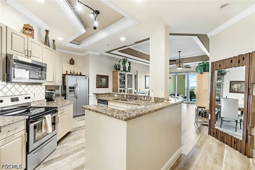 2745 1st Street Fort Myers FL 33916