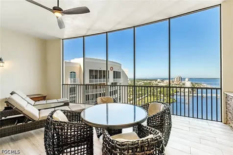 2745 1ST Street Fort Myers FL 33916