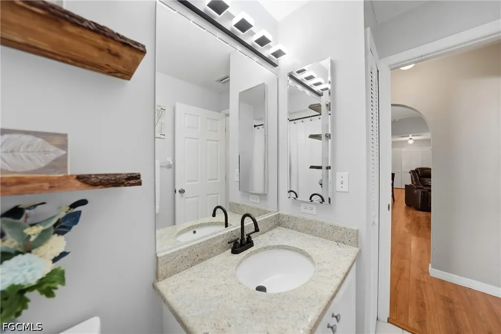 515 Gleason Parkway Cape Coral FL 33914