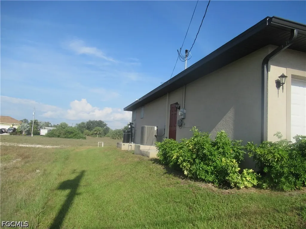 3241 NW 41st Place Cape Coral FL 33993