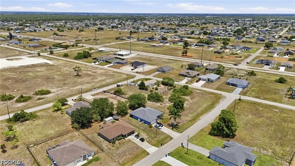 18 NW 26th Terrace Cape Coral FL 33993