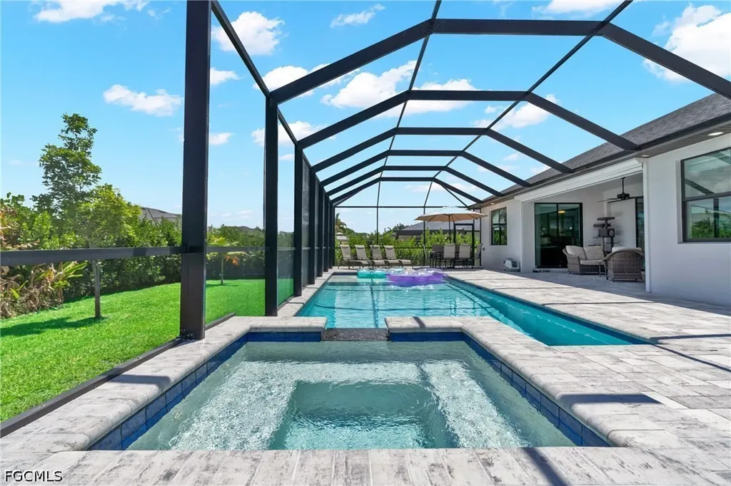 2827 SW 32nd Street Cape Coral FL 33914