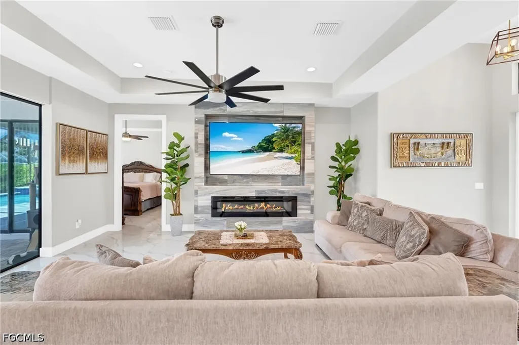 2827 SW 32nd Street Cape Coral FL 33914