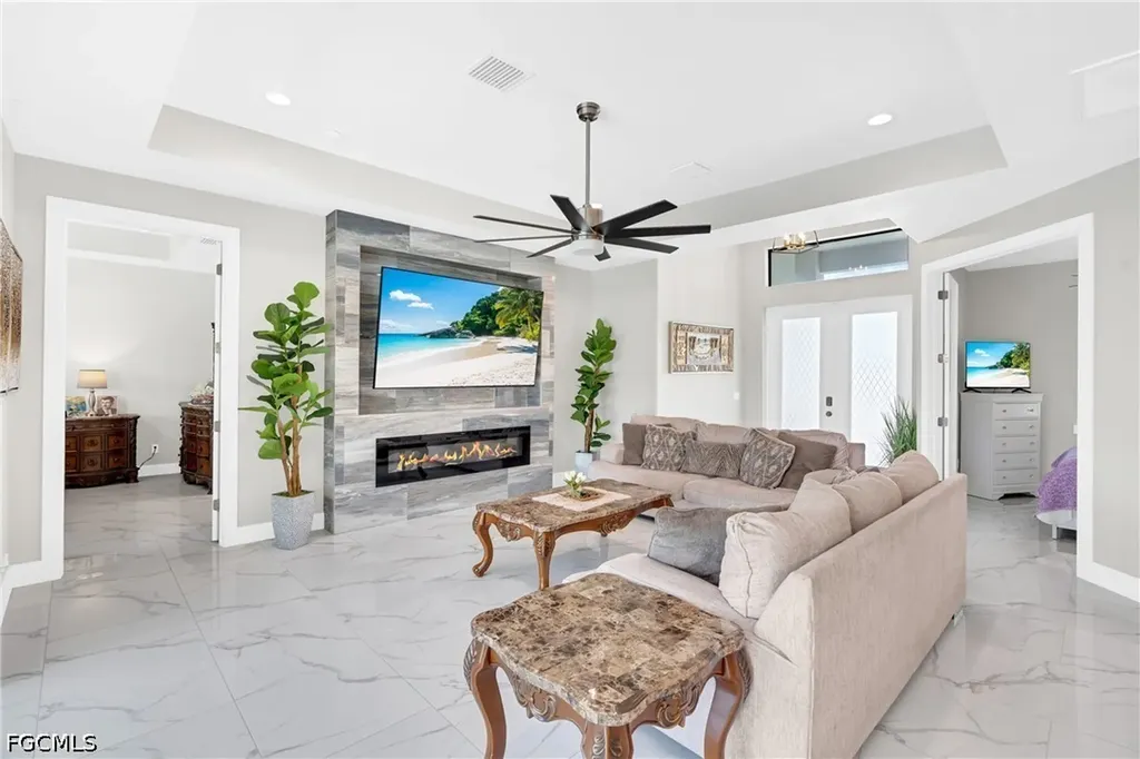 2827 SW 32nd Street Cape Coral FL 33914