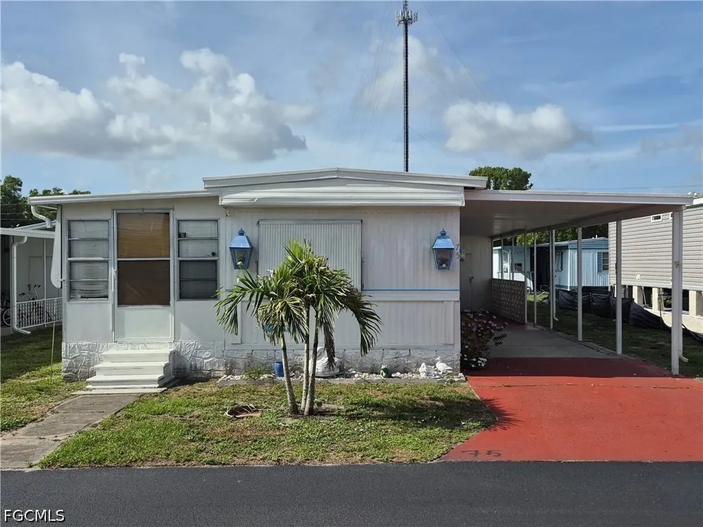 75 Hacienda Boulevard Fort Myers FL 33905
