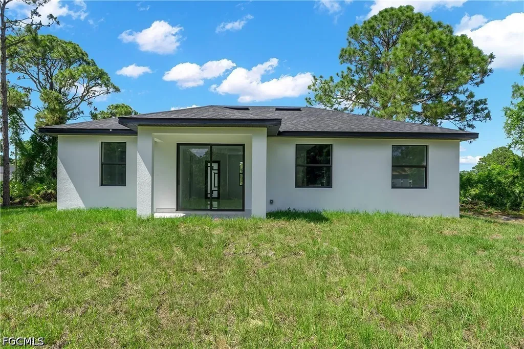 1030 Hunter Street E Lehigh Acres FL 33974