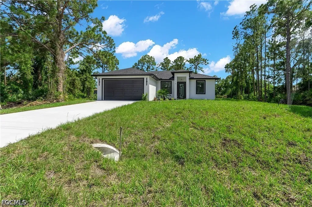 1030 Hunter Street E Lehigh Acres FL 33974