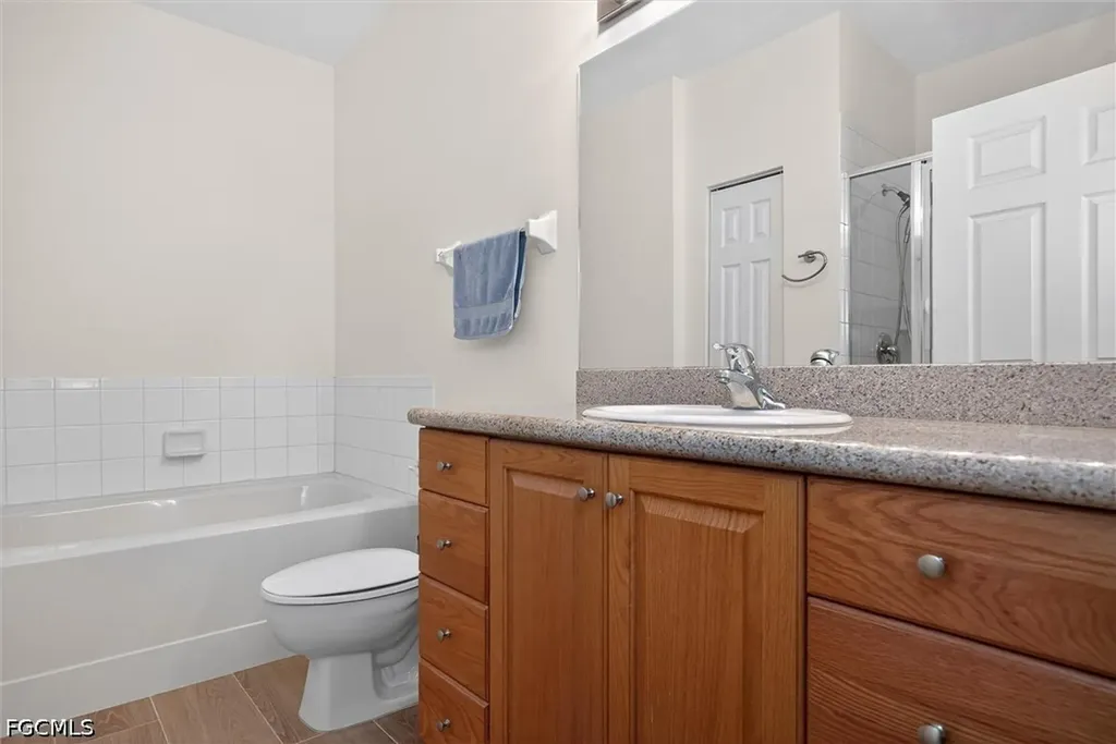 1806 Concordia Lake Circle Cape Coral FL 33909