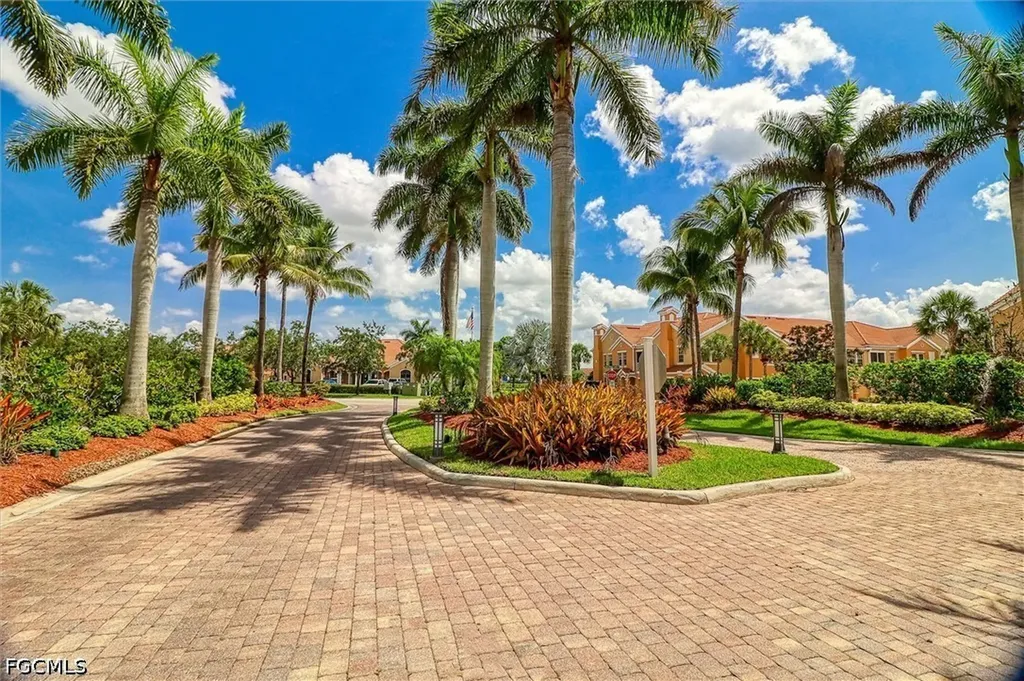 1806 Concordia Lake Circle Cape Coral FL 33909