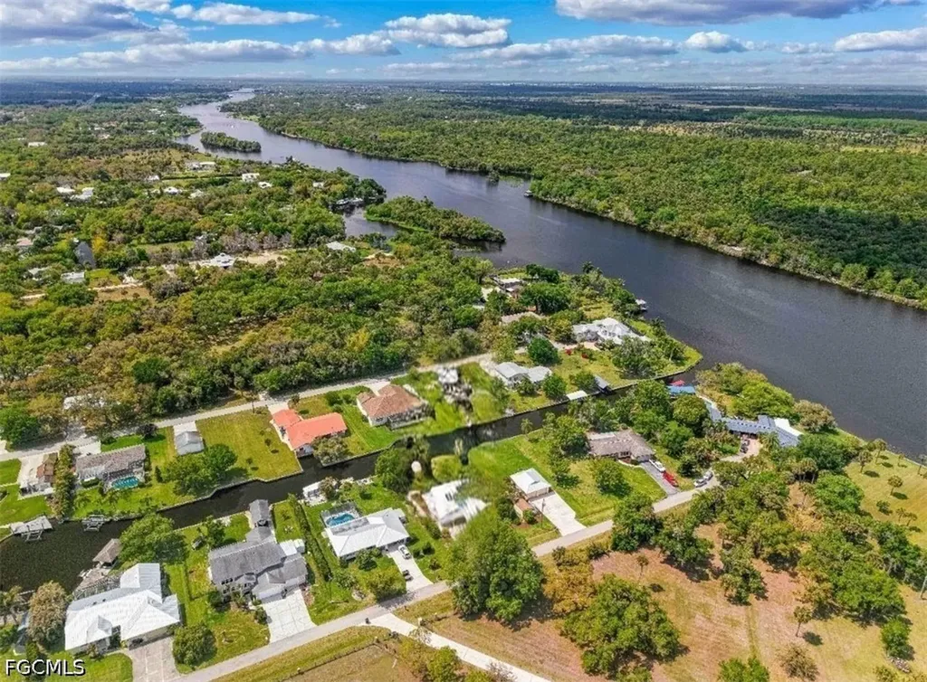1870 Oak Drive Alva FL 33920