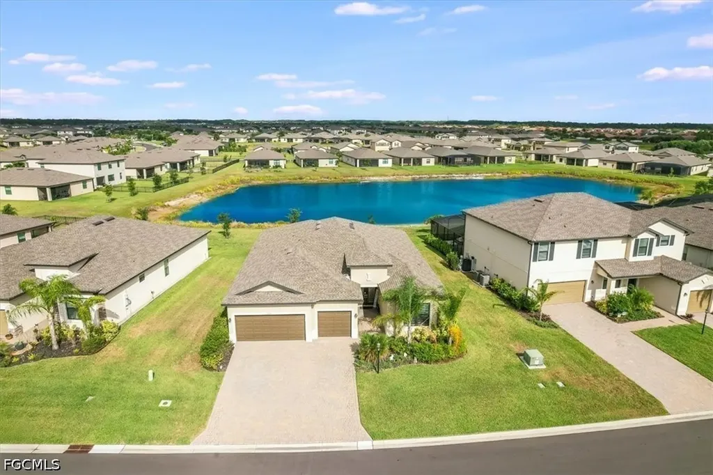 3335 Menores Way Fort Myers FL 33905