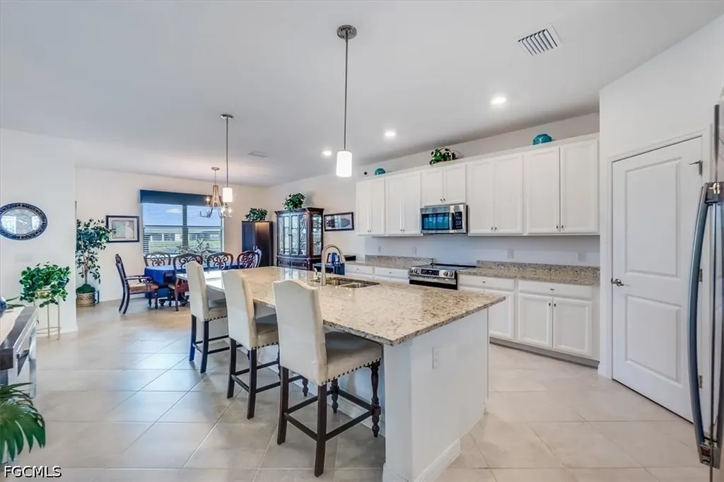 3335 Menores Way Fort Myers FL 33905