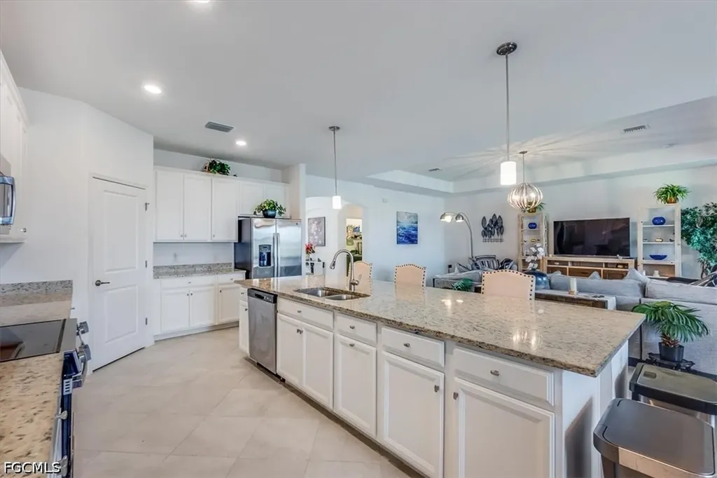 3335 Menores Way Fort Myers FL 33905