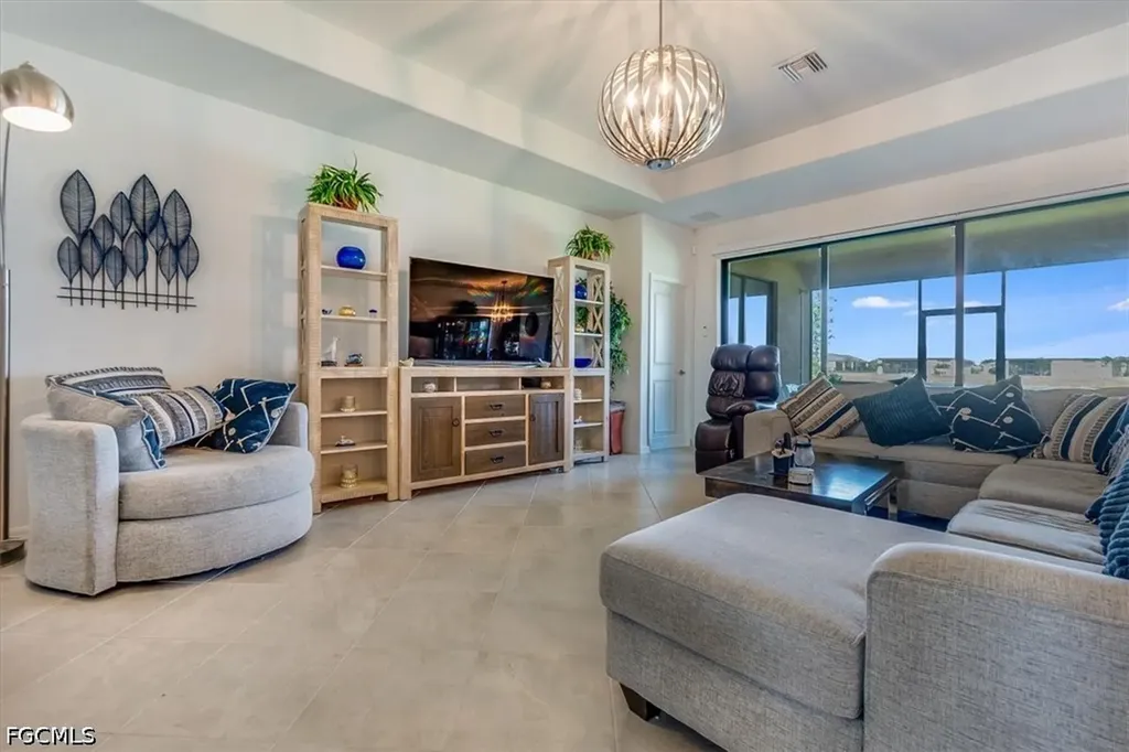 3335 Menores Way Fort Myers FL 33905