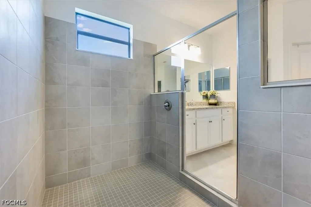 3335 Menores Way Fort Myers FL 33905