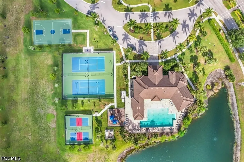3335 Menores Way Fort Myers FL 33905
