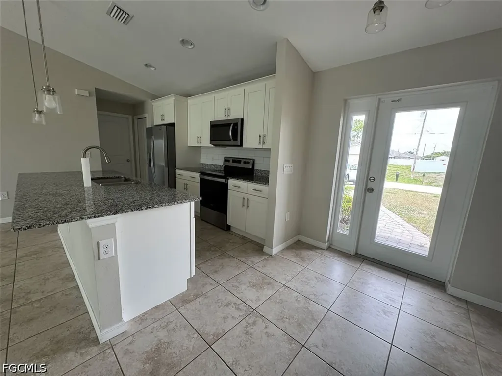2536 NW 18th Place Cape Coral FL 33993