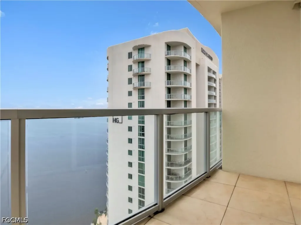 3000 Oasis Grand Boulevard Fort Myers FL 33916