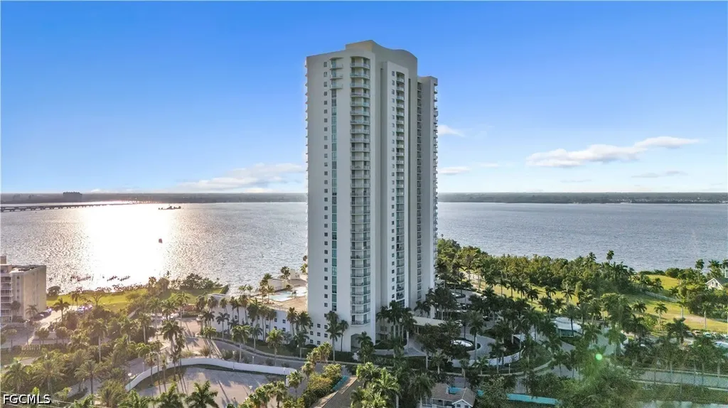 3000 Oasis Grand Boulevard Fort Myers FL 33916