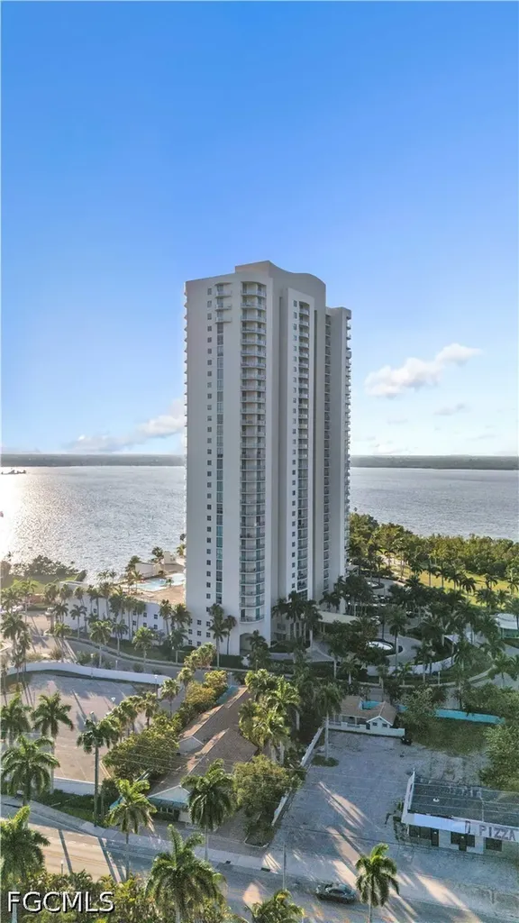 3000 Oasis Grand Boulevard Fort Myers FL 33916