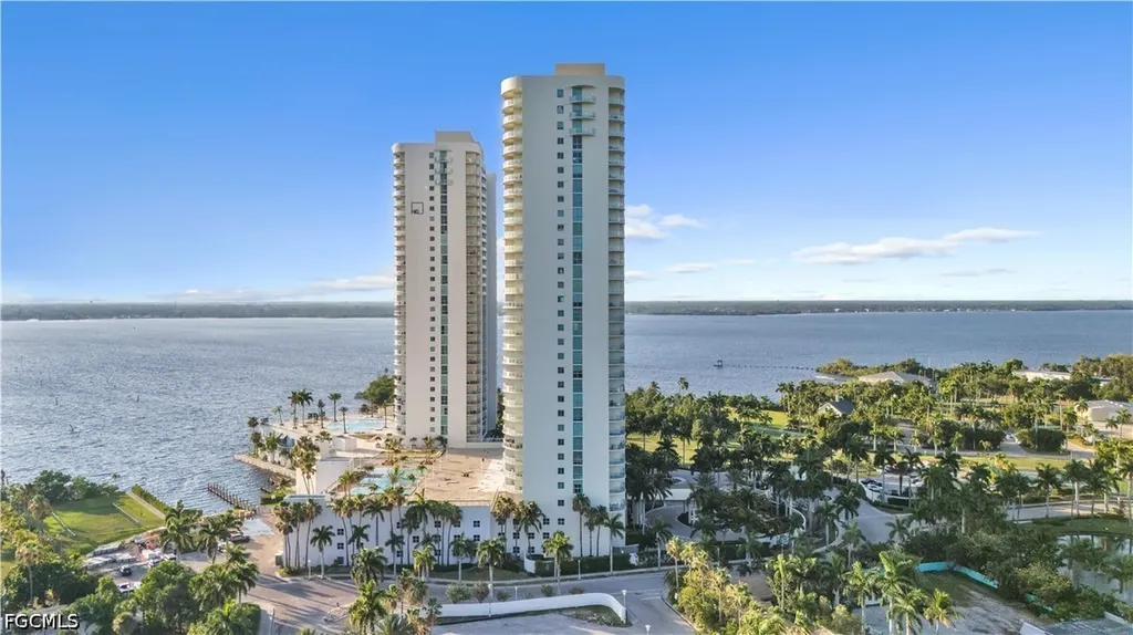 3000 Oasis Grand Boulevard Fort Myers FL 33916