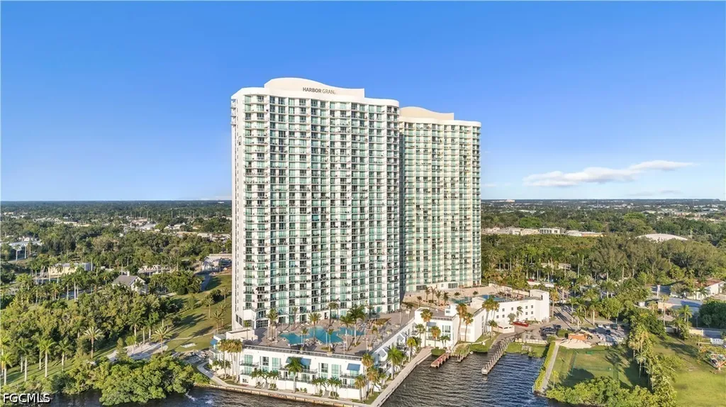 3000 Oasis Grand Boulevard Fort Myers FL 33916
