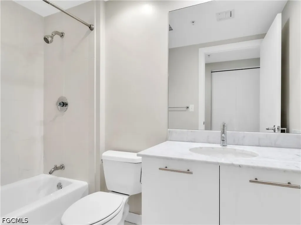 3000 Oasis Grand Boulevard Fort Myers FL 33916