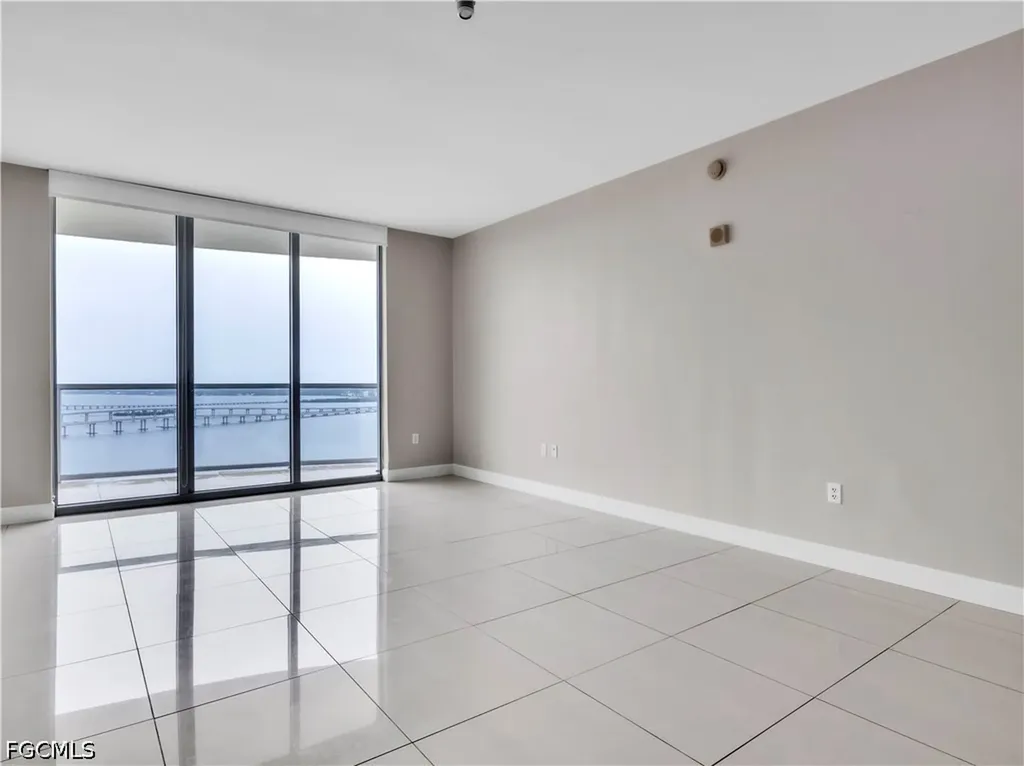 3000 Oasis Grand Boulevard Fort Myers FL 33916