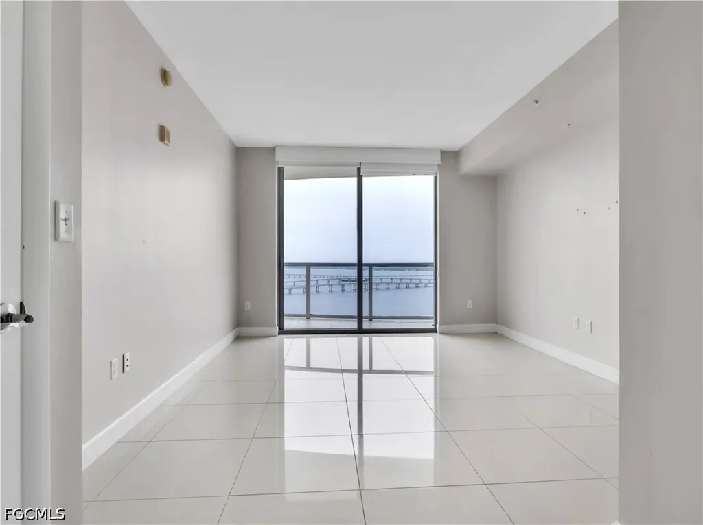 3000 Oasis Grand Boulevard Fort Myers FL 33916