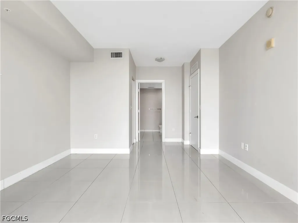 3000 Oasis Grand Boulevard Fort Myers FL 33916