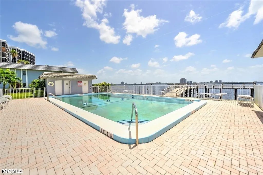 3384 N Key Drive North Fort Myers FL 33903