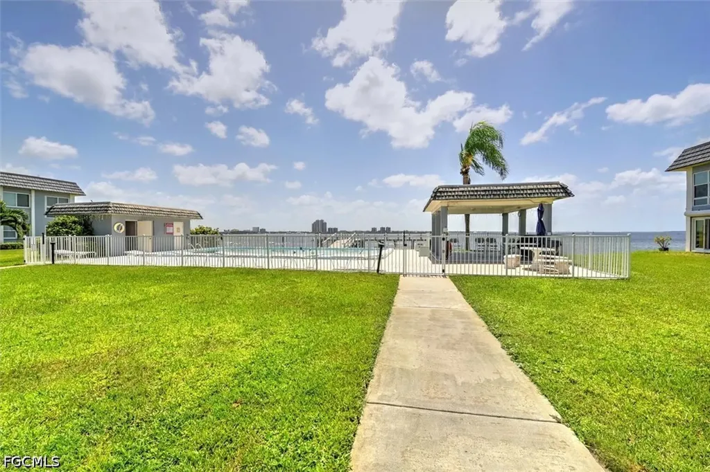 3384 N Key Drive North Fort Myers FL 33903