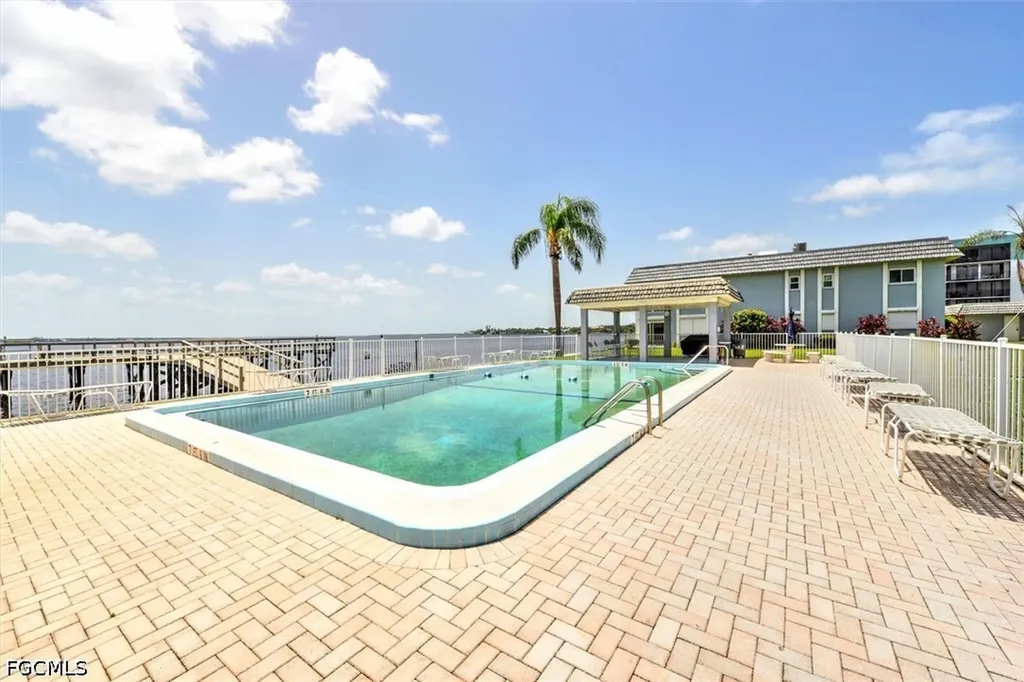 3384 N Key Drive North Fort Myers FL 33903