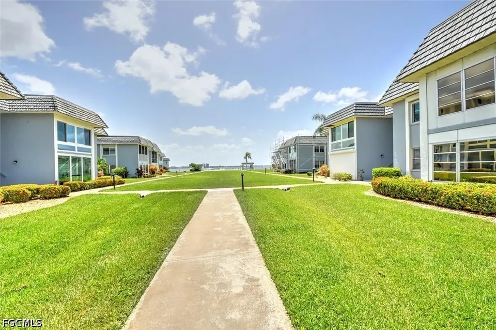 3384 N Key Drive North Fort Myers FL 33903