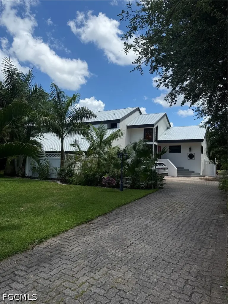 15793 San Antonio Court Fort Myers FL 33908