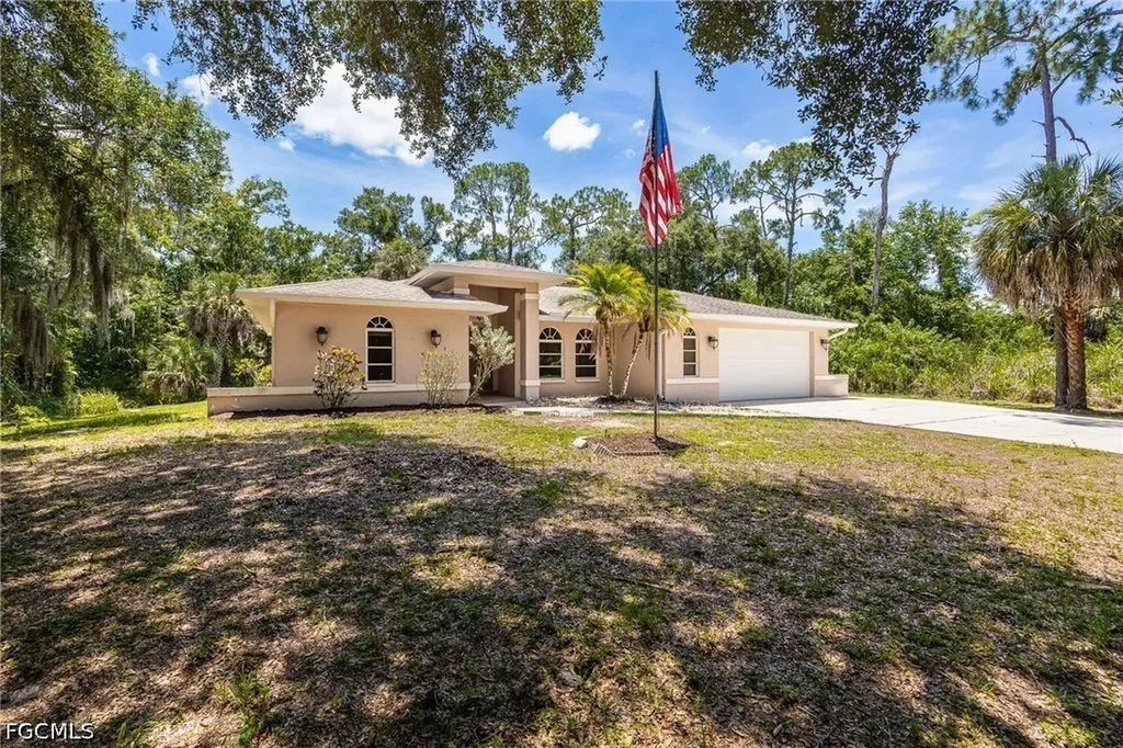 2411 Herzog Road Alva FL 33920