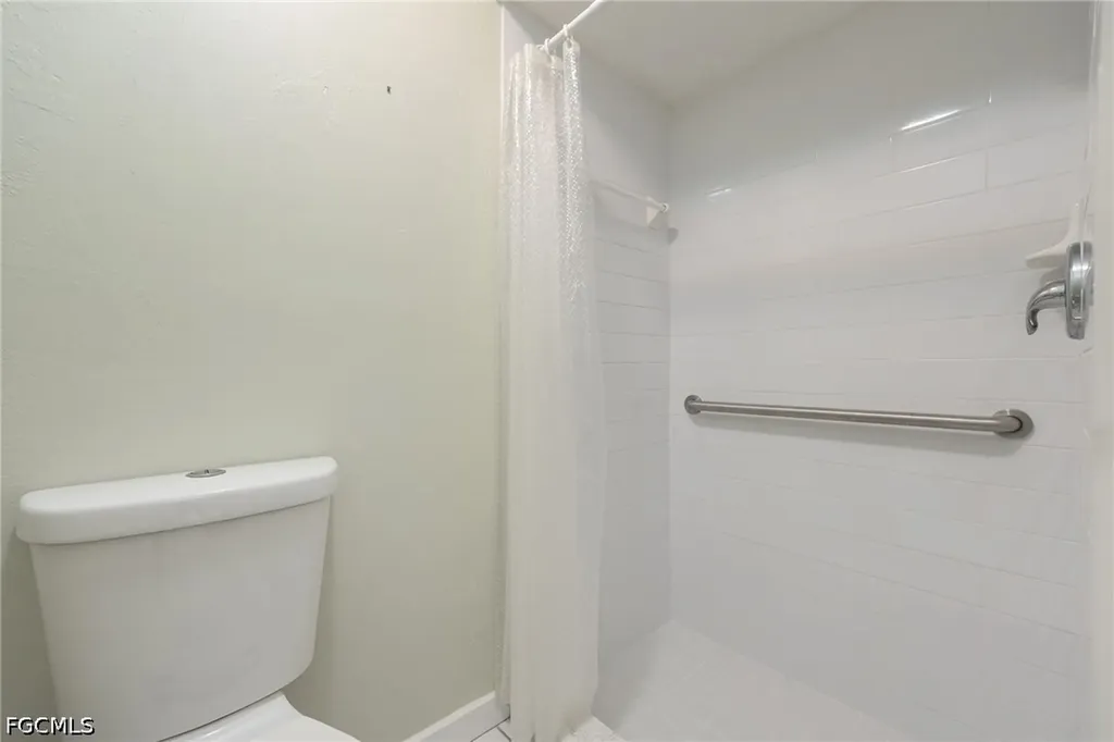2411 Herzog Road Alva FL 33920