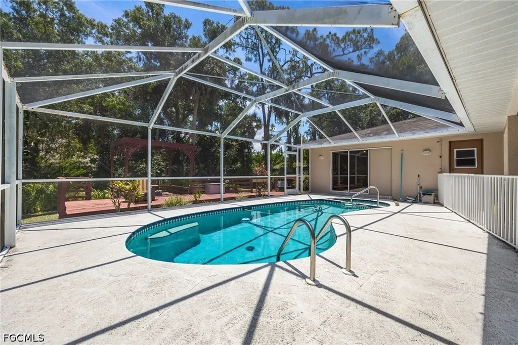 2411 Herzog Road Alva FL 33920