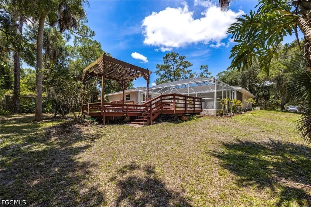 2411 Herzog Road Alva FL 33920