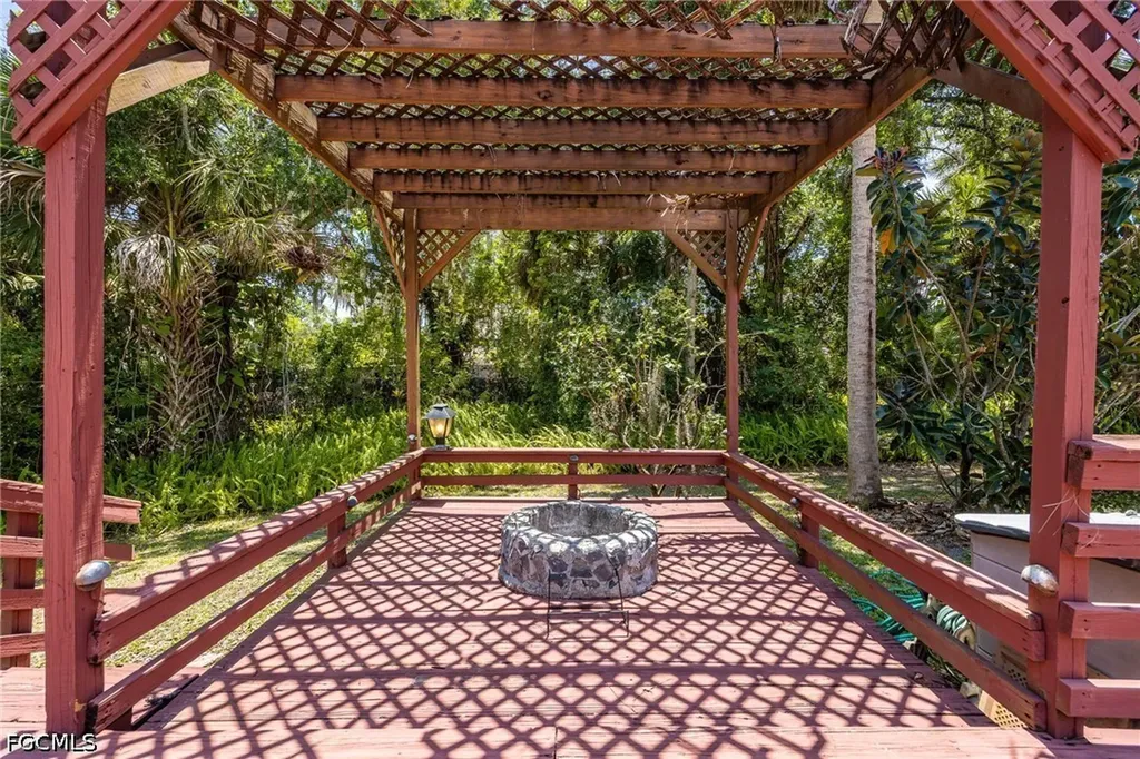 2411 Herzog Road Alva FL 33920