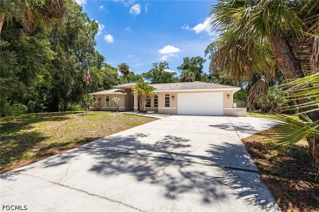 2411 Herzog Road Alva FL 33920