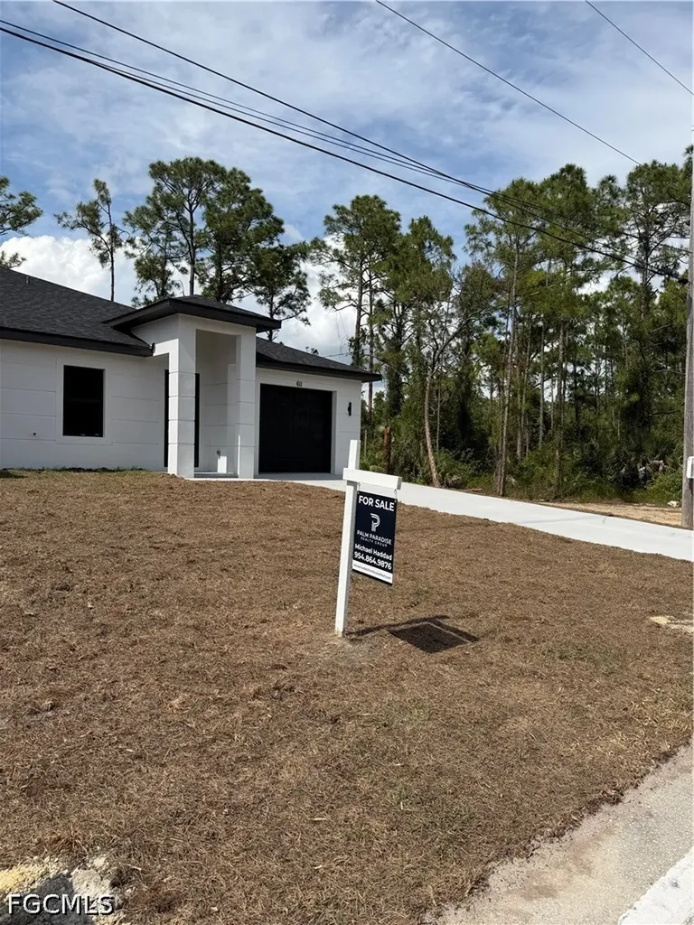 609 E 12th Street Lehigh Acres FL 33972