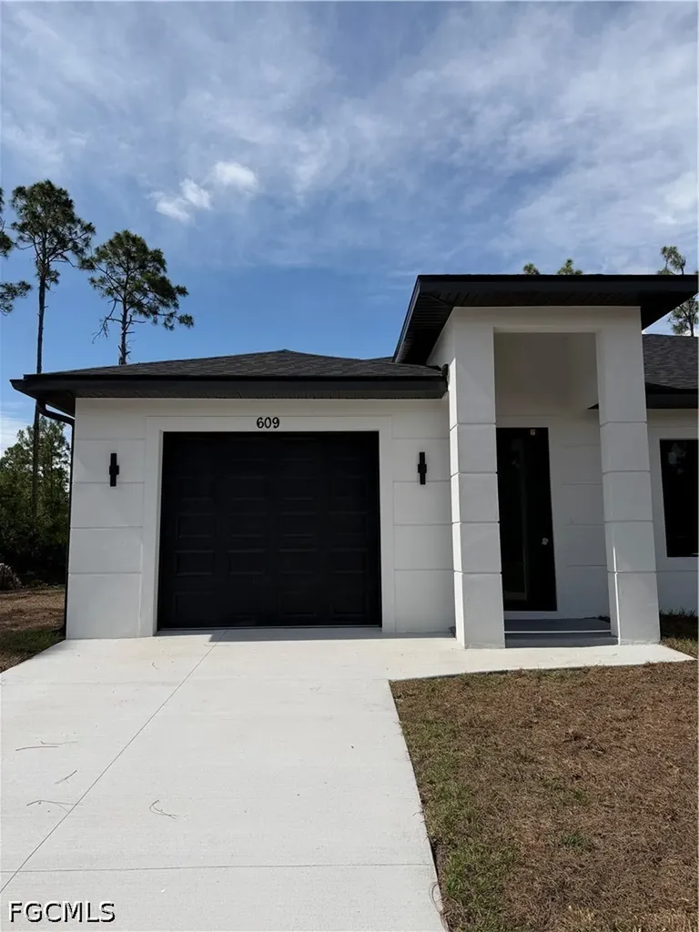 609 E 12th Street Lehigh Acres FL 33972