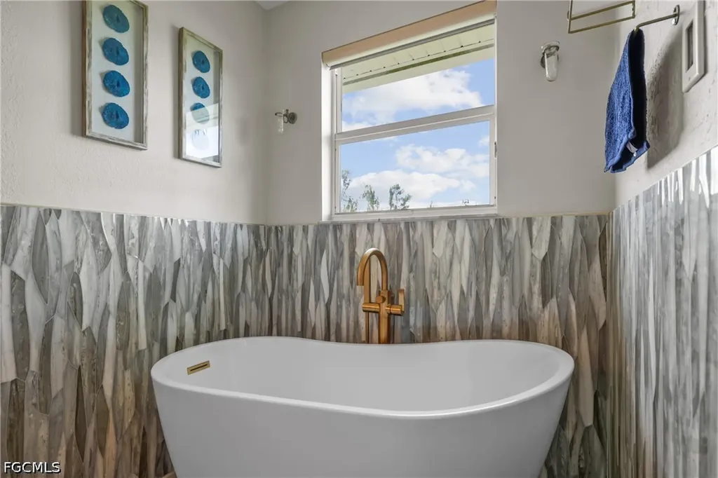 2250 SW 20th Avenue Cape Coral FL 33991