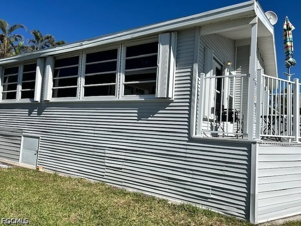 19681 Summerlin Road 404 Fort Myers FL 33908