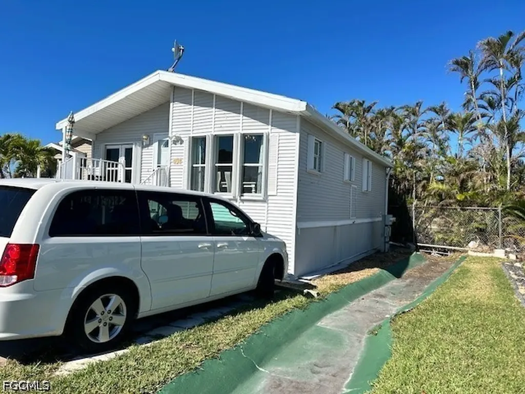 19681 Summerlin Road 404 Fort Myers FL 33908