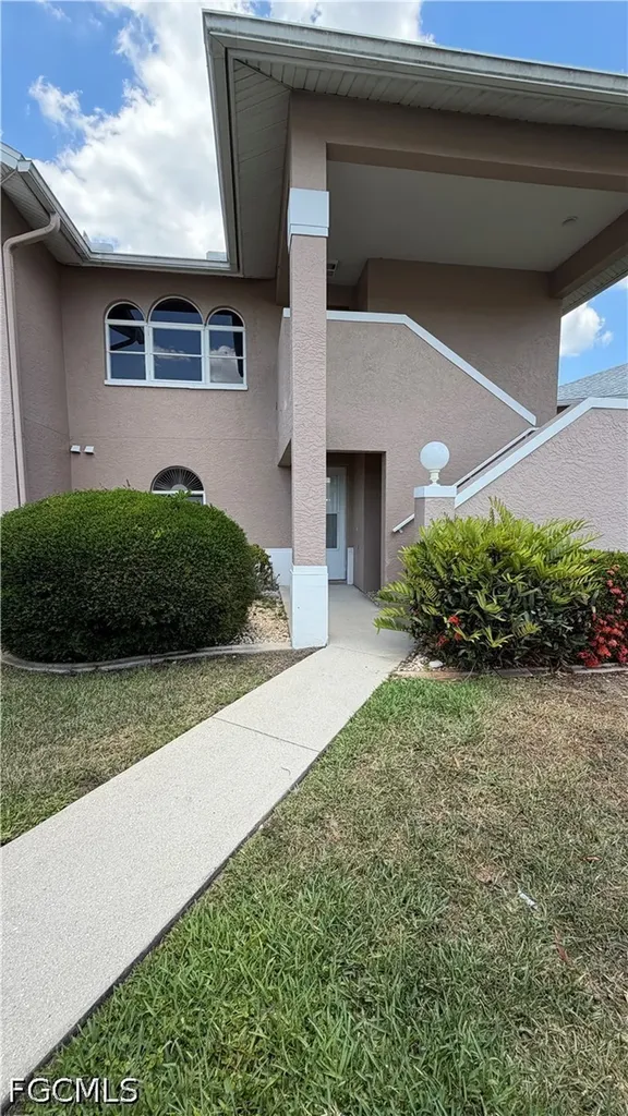 28 Cosmopolitan Drive Lehigh Acres FL 33936