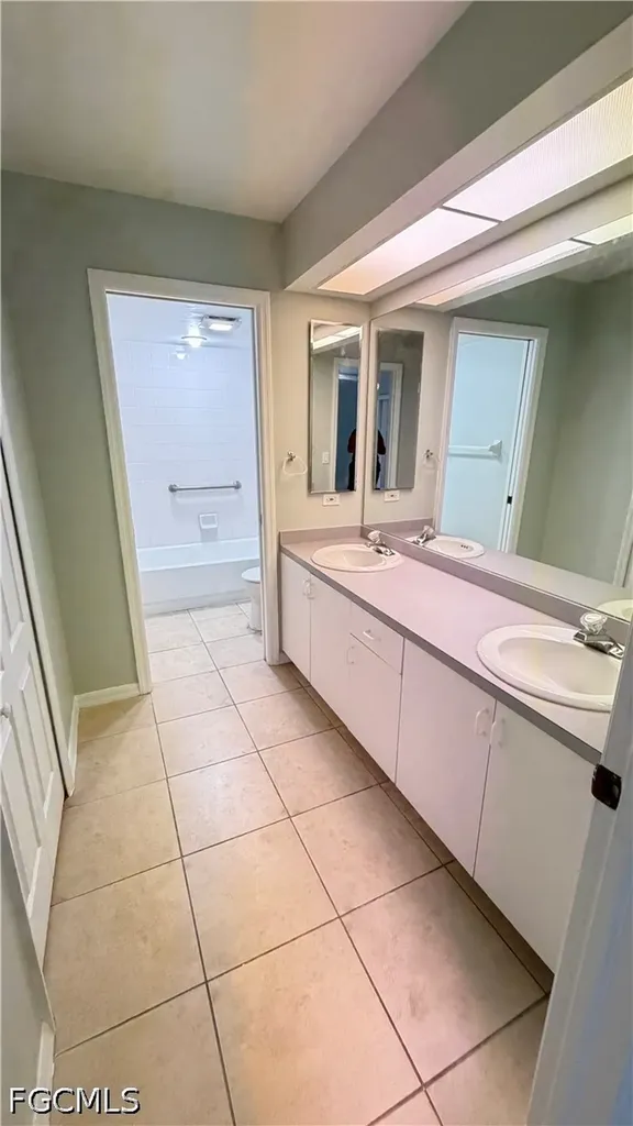 28 Cosmopolitan Drive Lehigh Acres FL 33936