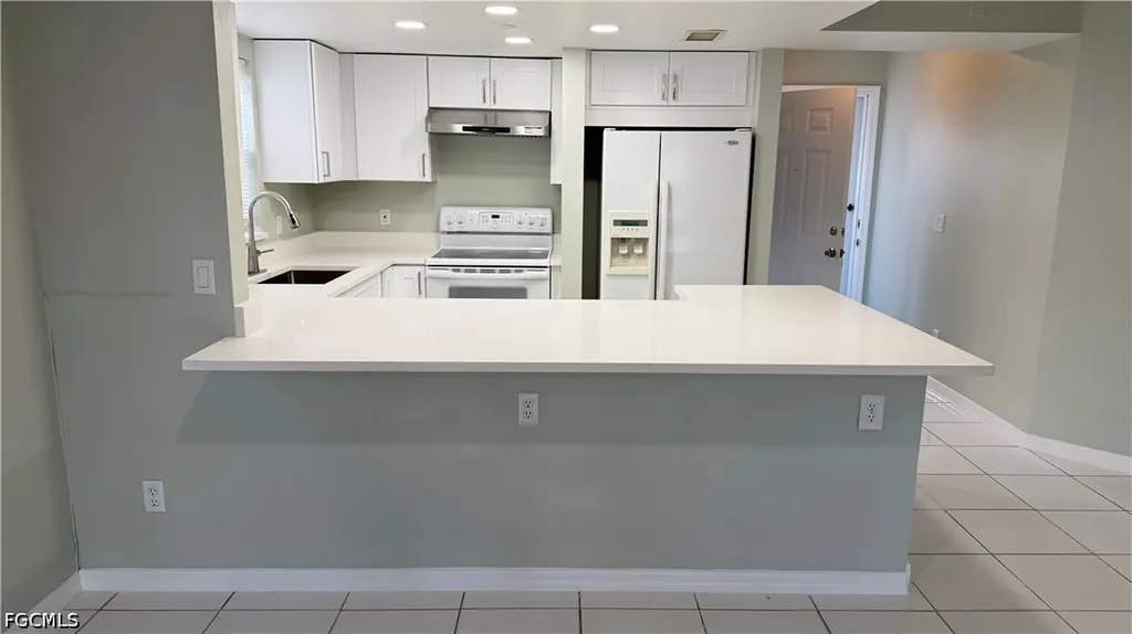 28 Cosmopolitan Drive Lehigh Acres FL 33936